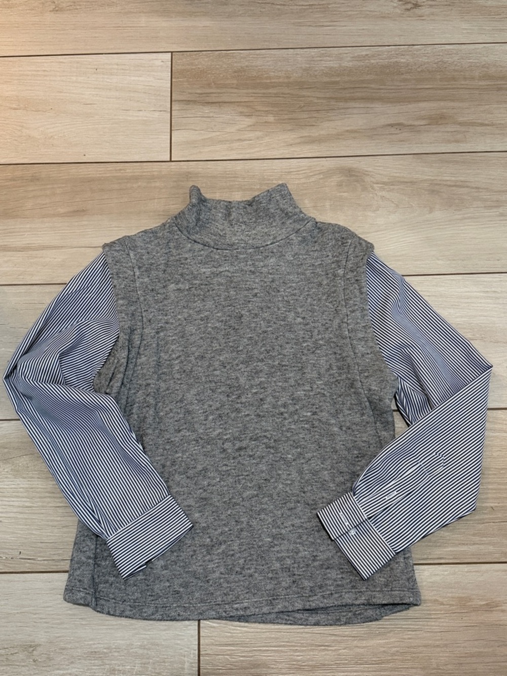 DREW Gray Mixed-Media Mock Neck Top with Striped Sleeves XS - Picture 2 of 8